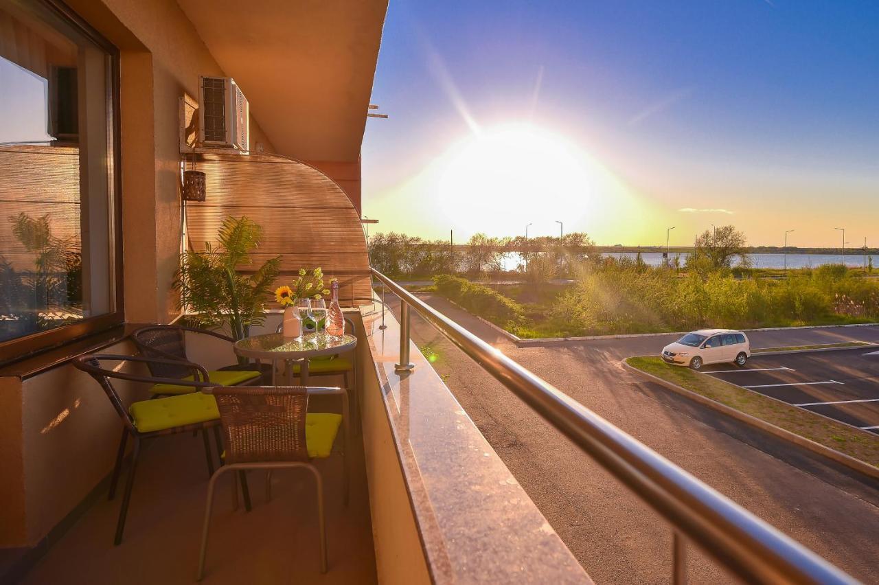 Apartment Summerland Mamaia Eksteriør billede